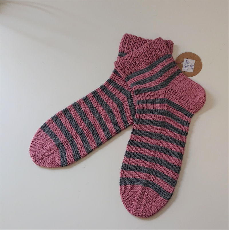  - Gestrickte Socken aus Baumwolle, Ringelsocken in rosa grau mit kurzen Schaft , Gr. 39/40 , handgestrickt von la piccola Antonella