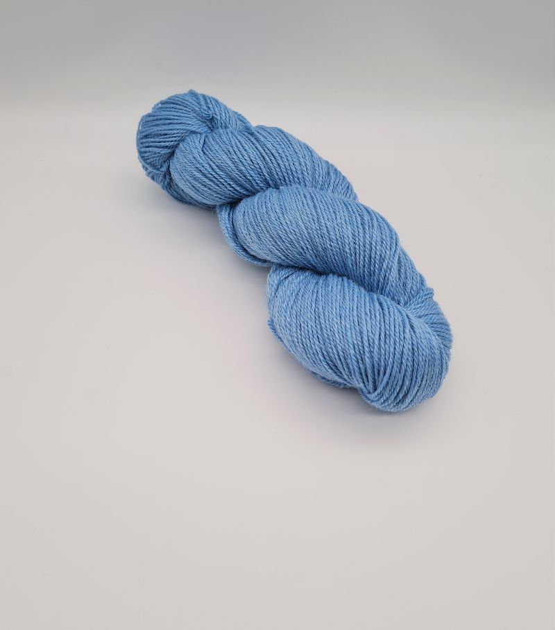  - Plastikfreie Sockenwolle in himmelblau aus Wolle und Ramie, 100 g Strang   