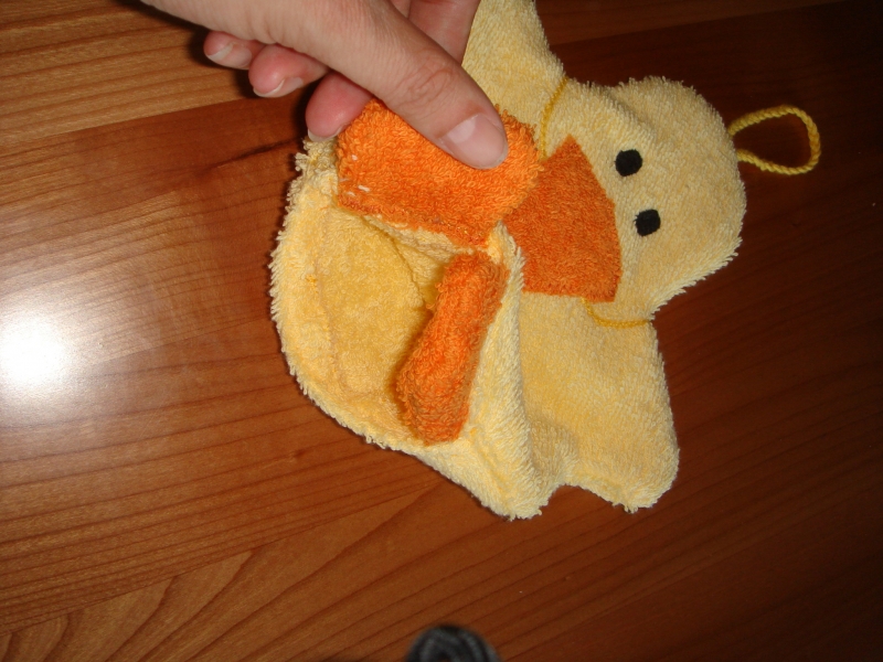  - süßer Enten Waschhandschuh (Waschlappen) in gelb mit Schnabel für Kinder