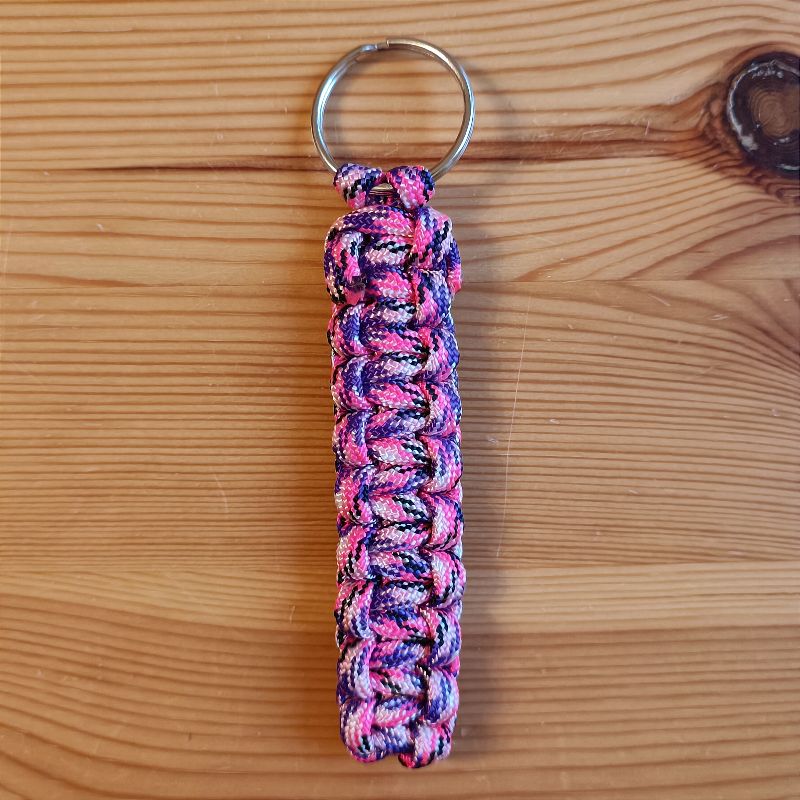  - Schlüsselanhänger, 8cm lang, aus Paracord Bändern, pink, lila