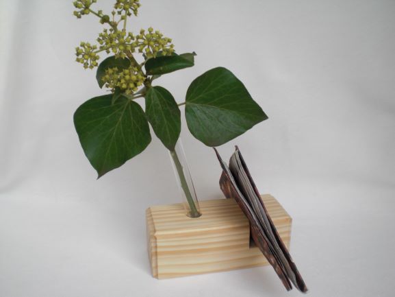  - Kleine Tischdeko: Vase, Serviettenhalter aus Holz, ohne Blumen und ohne Servietten, kaufen
