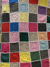 Granny Square Babydecke aus Baumwolle gehäkelt - jetzt bestellen :))