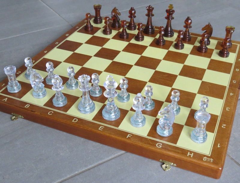  - Schach Schachspiel Bernstein Transparent Kunststoff 52 x 52 cm Holz sehr gross