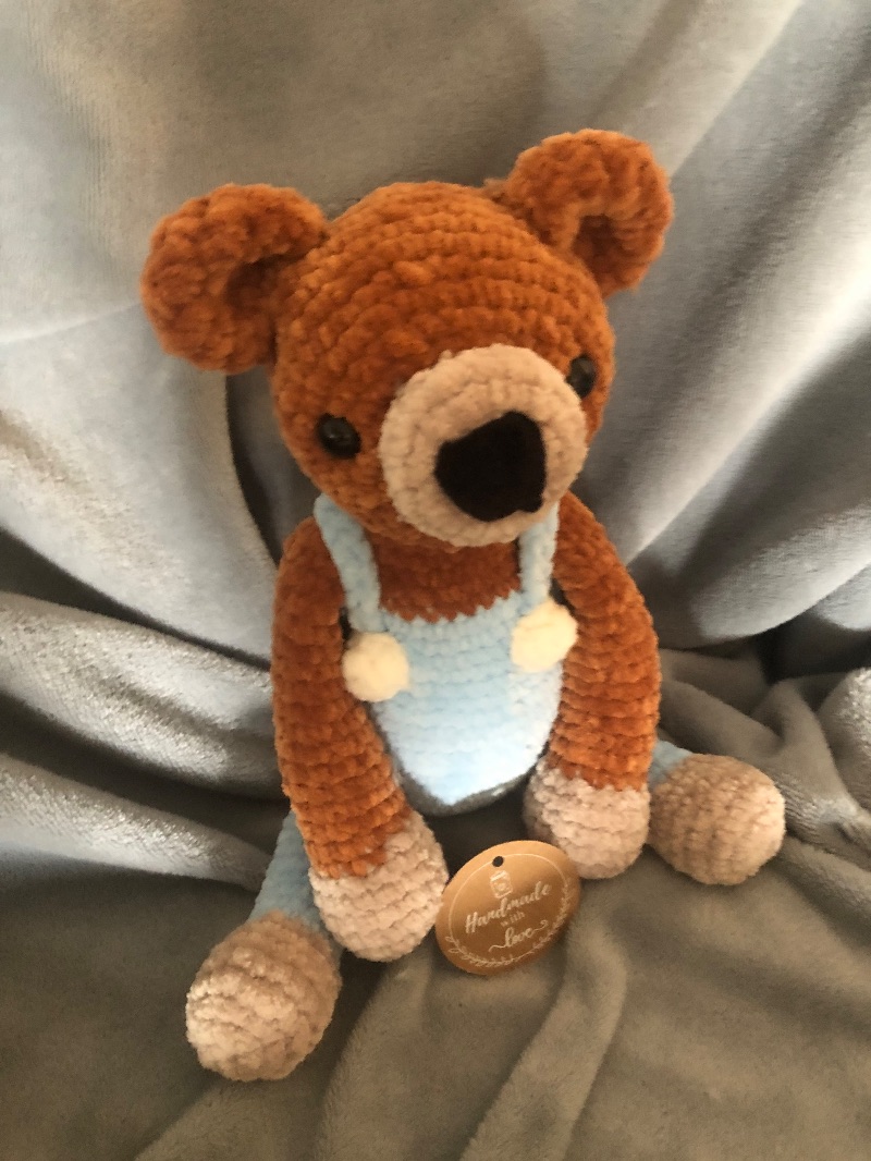  - Kuscheltier/ Häkeltier Teddybär gehäkelt Latzhose hellblau handmade Geschenk neu