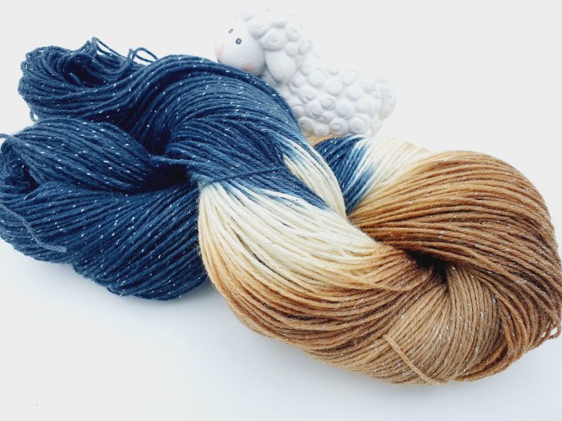  - Sockenwolle mit Glitzer 6 Fach 150g handgefärbte Wolle  wildernd