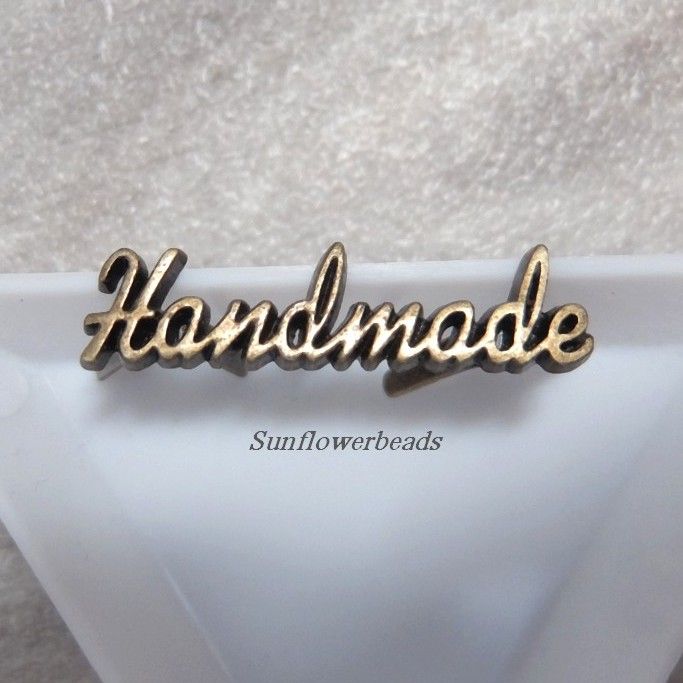  - Handmade Label als Schriftzug aus Metall, antikbronze, für Taschen, Geldbörsen   