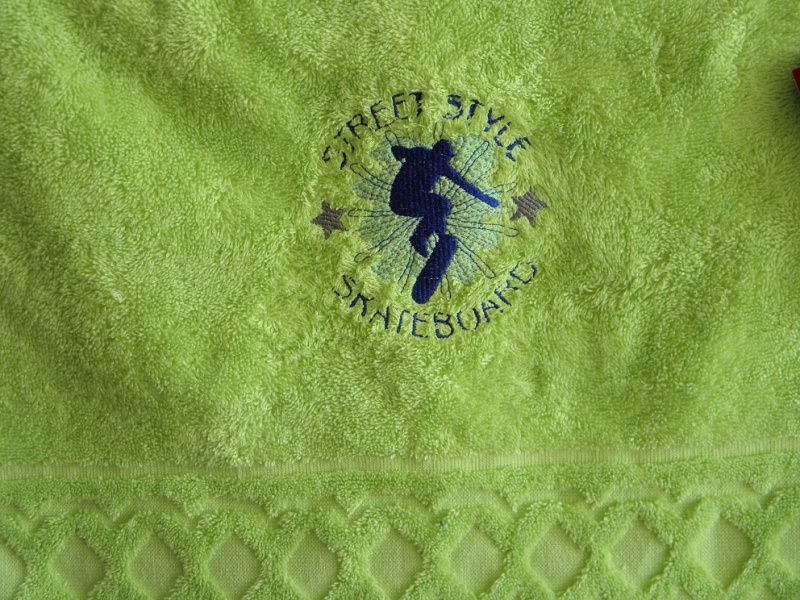  - Handtuch bestickt mit Skater und Wunschname, für Sportler, Mann und Frau, personalisierbar, Dieda,