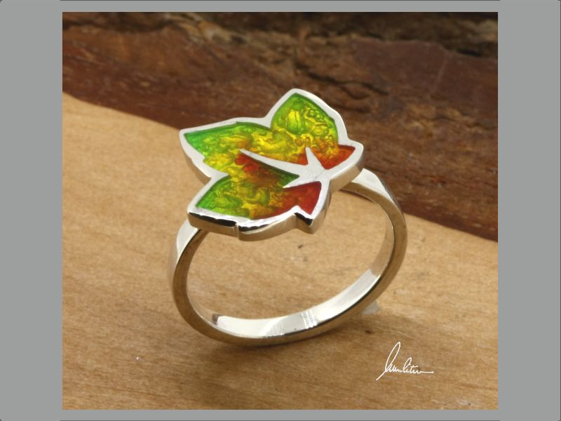  - Ring kleines buntes Blatt , Herbstblatt, in Handarbeit hergestellt mit strukturiertem Silber ein bunter Blätterwirbel  