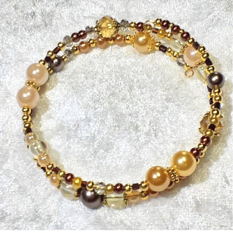  - Armreifen Armband mit Geschenkverpackung, zauberhafte Perlenkombination in Gold- und Brauntönen, handgearbeitet