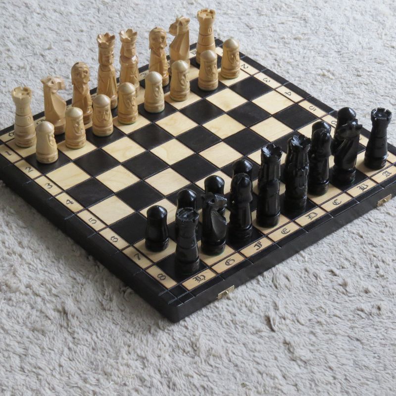  - Edles grosses Schach Schachspiel 50 x 50 cm HANDGESCHNITZT NEU Holz schwarz