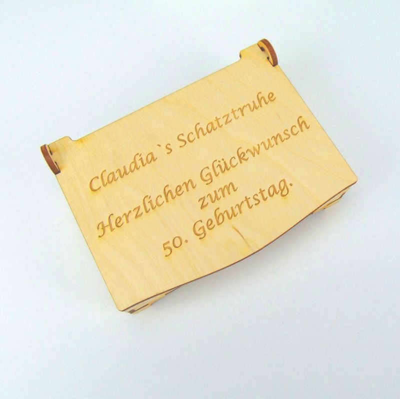  - Wunschname Schatztruhe Herzlichen Glückwunsch Geburtstag mit Geburtstagszahl 50 60 63 70 75 Personalisiert, aus Holz
