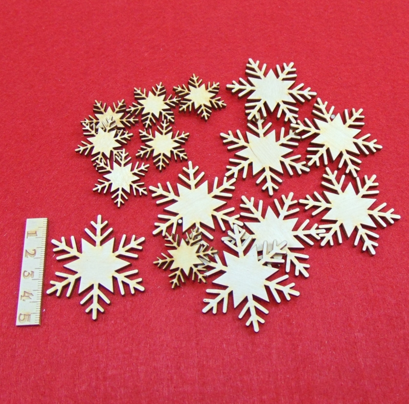  -  15 Stck Schneeflocken aus Birkenholz naturbelassen in  Vintage Look für Weihnachtsbaumbehang, Tischdeko oder zum bemalen  