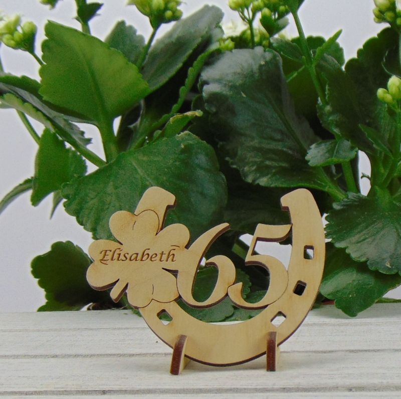  - Hufeisen mit Kleeblatt aus Holz ★ Zum 65. Geburtstag oder Jahrestag