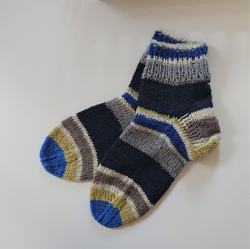  - Gestrickte dickere  Socken aus 6-fach Sockenwolle mit kurzen Schaft -  Gr. 38/39 , handgestrickt von  la piccola Antonella