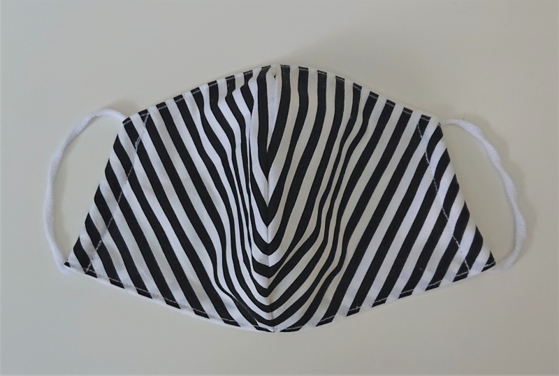  - Mund - und Nasen - Maske  schwarz weiß aus Baumwolle , Molton, waschbar, 1 Stück , KEIN Virenschutz , handmade by la piccola Antonella