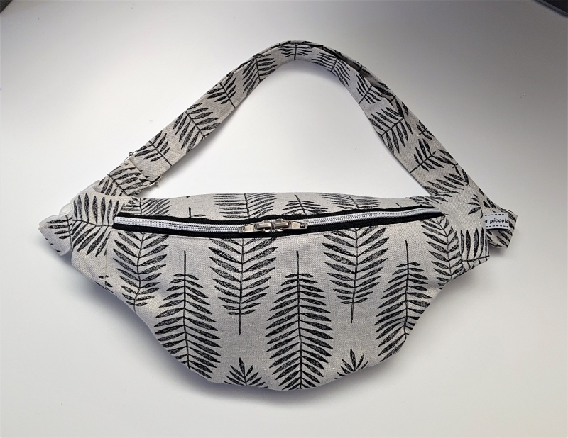  - Bauchtasche Hüfttasche mit leichtem Silberglanz , tragbar auch als Crossbag, Umhängetasche, handmade by la piccola Antonella