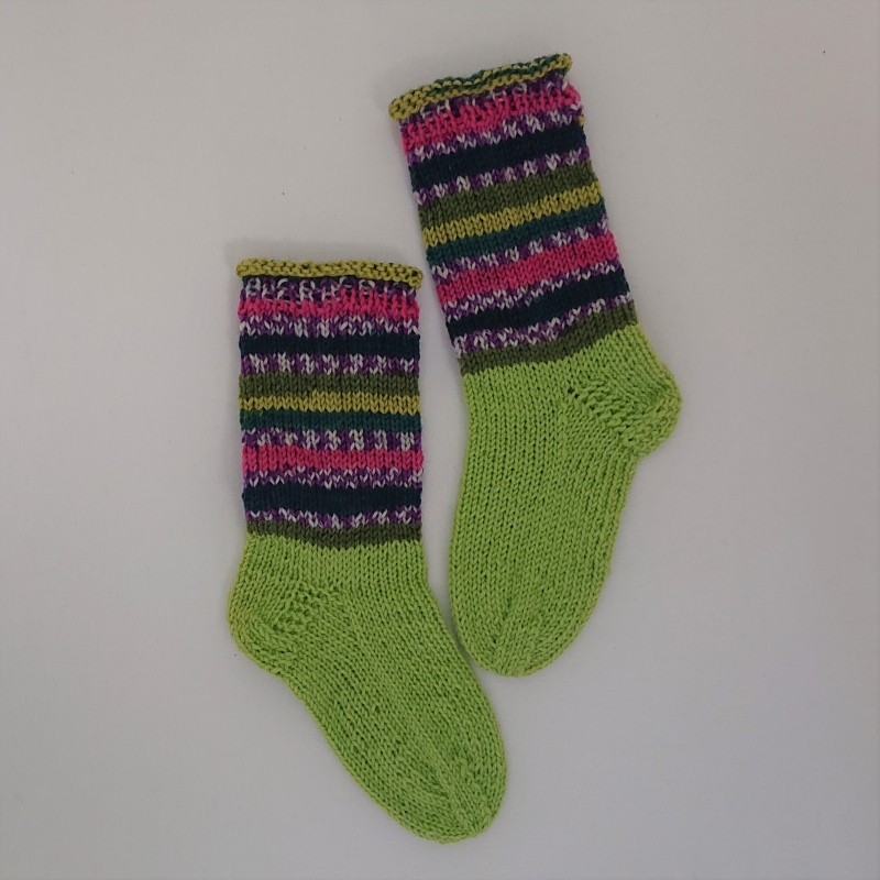  - Gestrickte dickere Socken für Kinder, Gr. 28/29 aus 6 fach Sockenwolle, Wollsocken, Kuschelsocken, handgestrickt von la piccola Antonella  