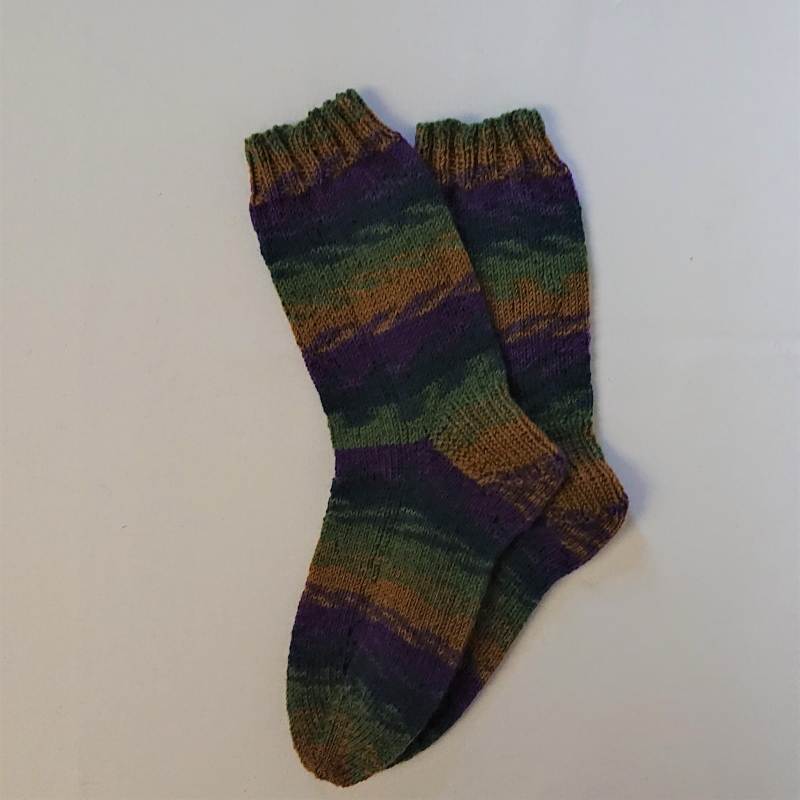  - Gestrickte Socken für Kinder, Gr. 34/35 in grün lila, Wollsocken, Kuschelsocken, handgestrickt, la piccola Antonella  
