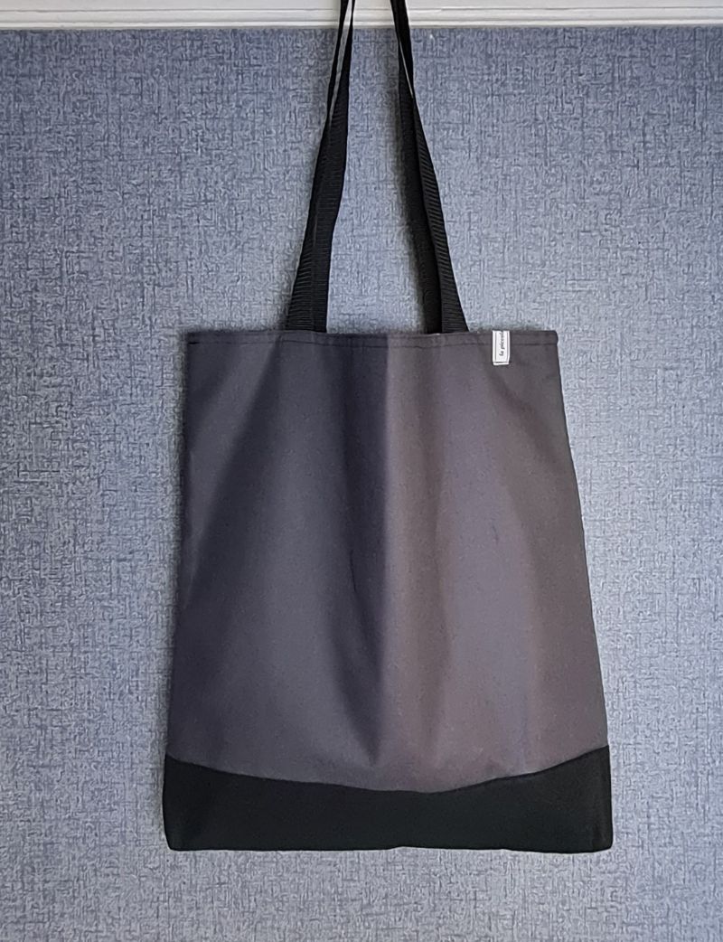  - Einfacher Shopper in grau schwarz, Einkaufstasche, Beutel, Handmade by la piccola Antonella   
