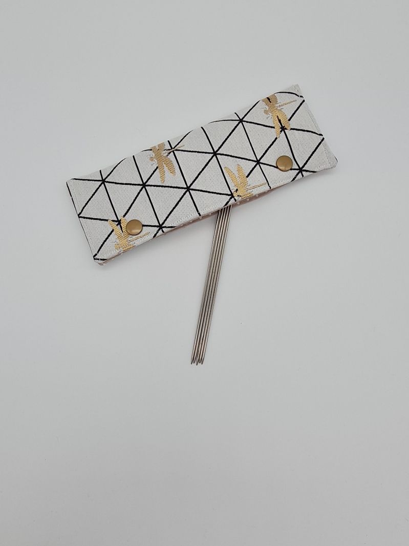  - Stricknadelgarage , Stricknadeltasche Libelle, Aufbewahrung für Nadelspiel 20 cm, handmade la piccola Antonella 