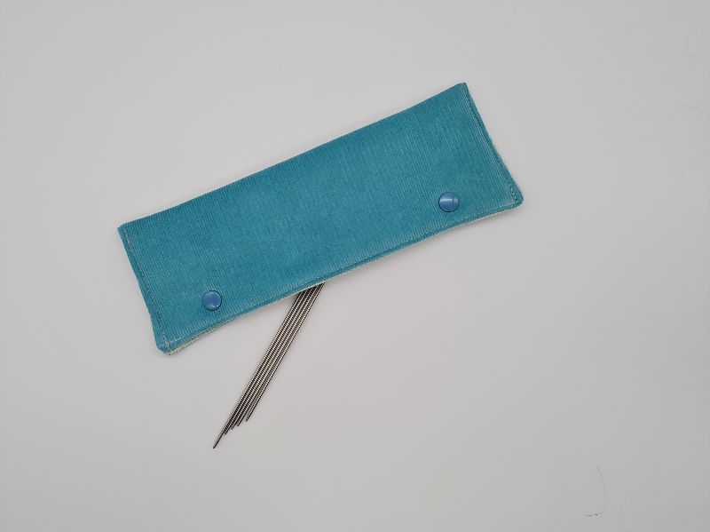  - Stricknadelgarage Feincord in mint, Stricknadeltasche, Aufbewahrung für Nadelspiel 20 cm, handmade la piccola Antonella  