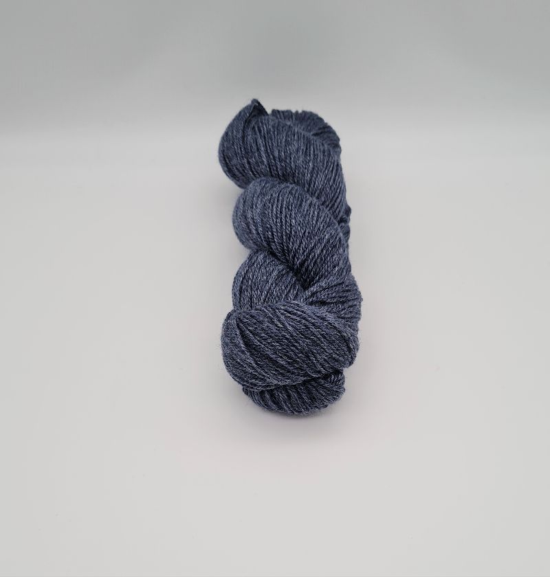  - Plastikfreie Sockenwolle in rauchblau aus Wolle und Ramie, 100 g Strang  