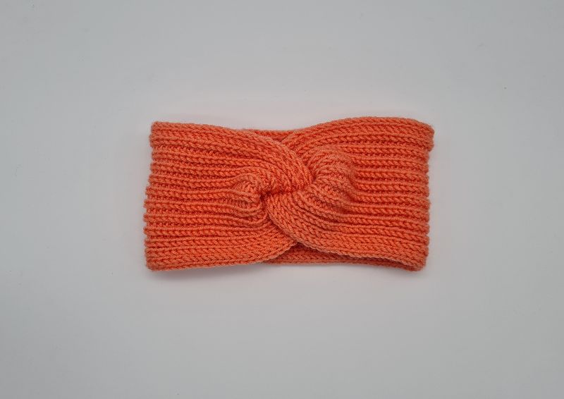  - Gestricktes Stirnband mit Twist in Lachs aus 100%  Wolle (Merino),  handgestrickt von la piccola Antonella  