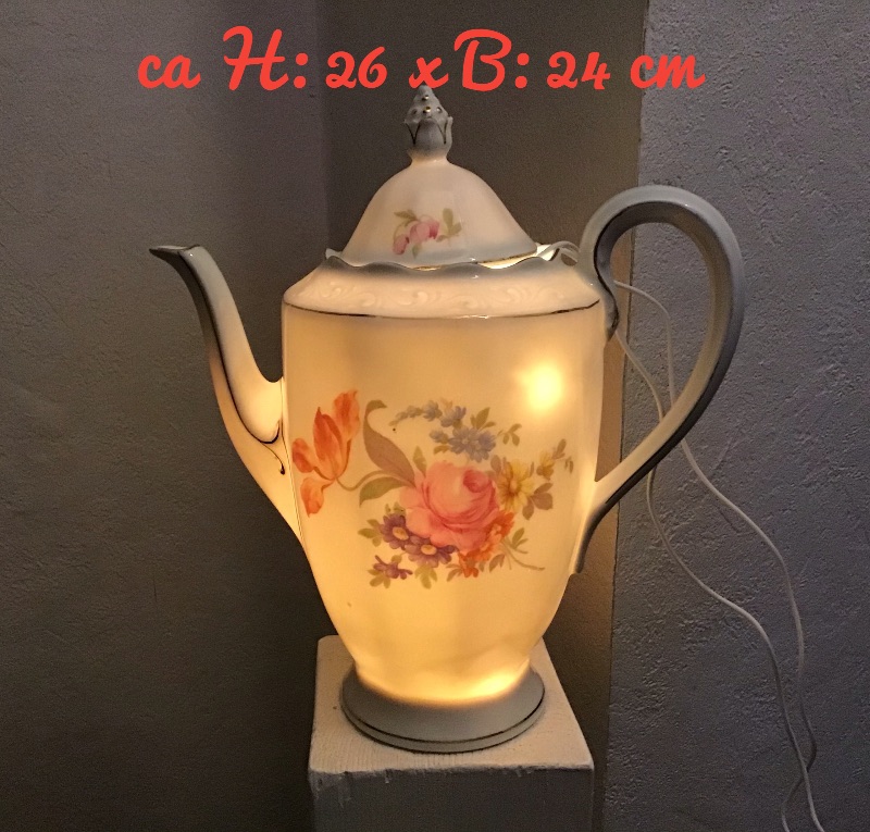  - Beleuchtete Kaffeekanne  ♥ Einzigartig♥ Geschenk ♥ Vintage ♥ Unikat  - Rosenstrauß