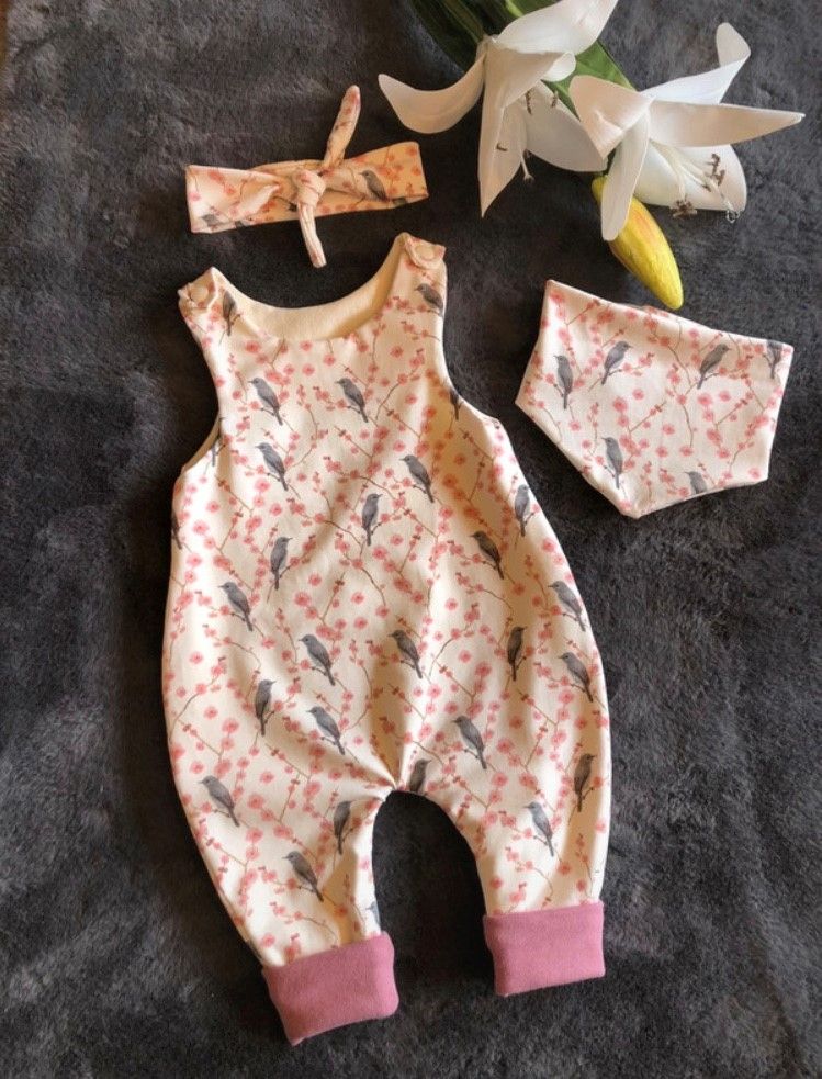  - Babystrampler mit Tuch und Stirnband Blumen/vogel Jersey handmade Geschenk Geburt Gr.56