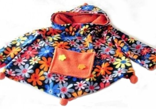  - Kinderpullover Größe 104 - Der Clou dieses kuscheligen Pullovers sind die handgefertigten Troddel, die nach der Wäsche ihre Festigkeit behalten.