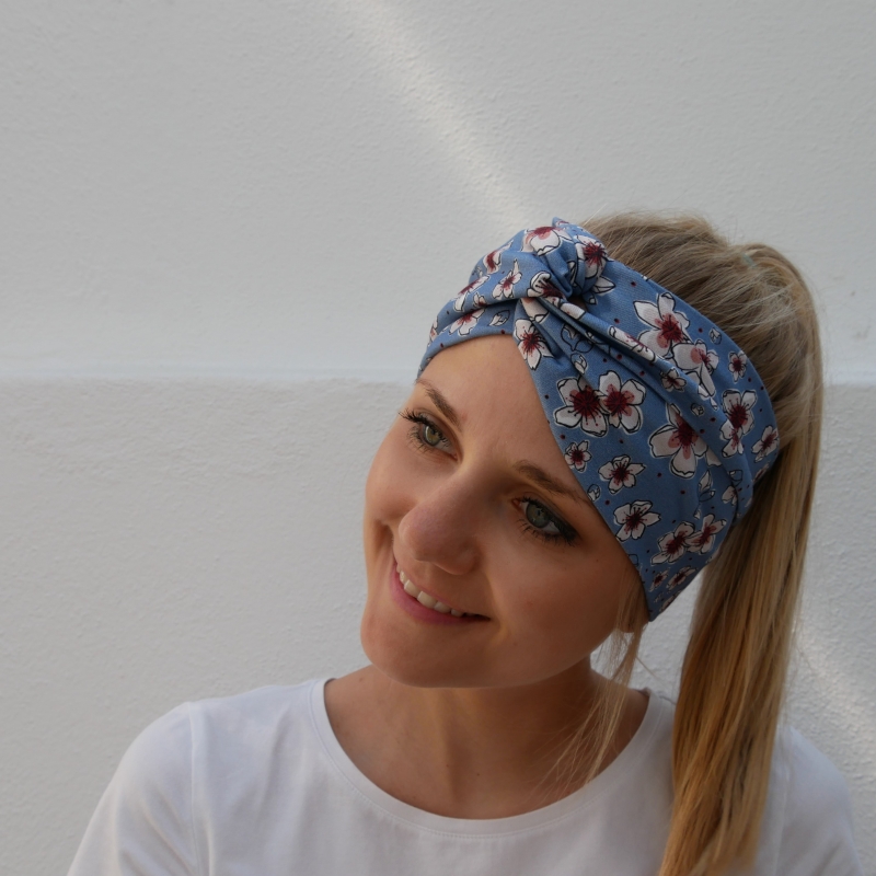  -  Turban Stirnband Modell KIRSCHBLÜTE*  auf blau Handarbeit von zimtblüte  Haarband  