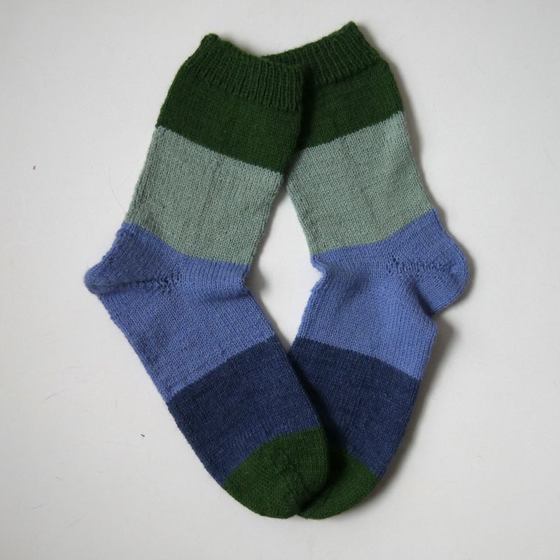  - GRÜN und BLAU Socken Größe 42/43 handgestrickt von zimtblüte      