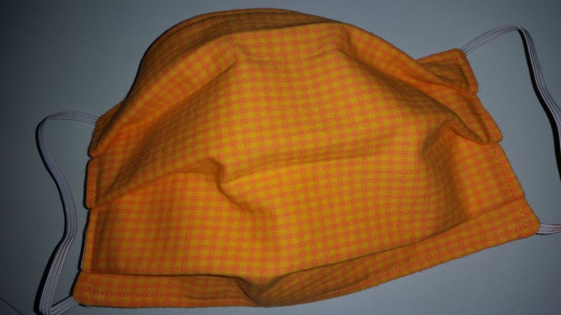  - gelb-orange karierte Gesichtsmaske, doppellagig aus Baumwolle  