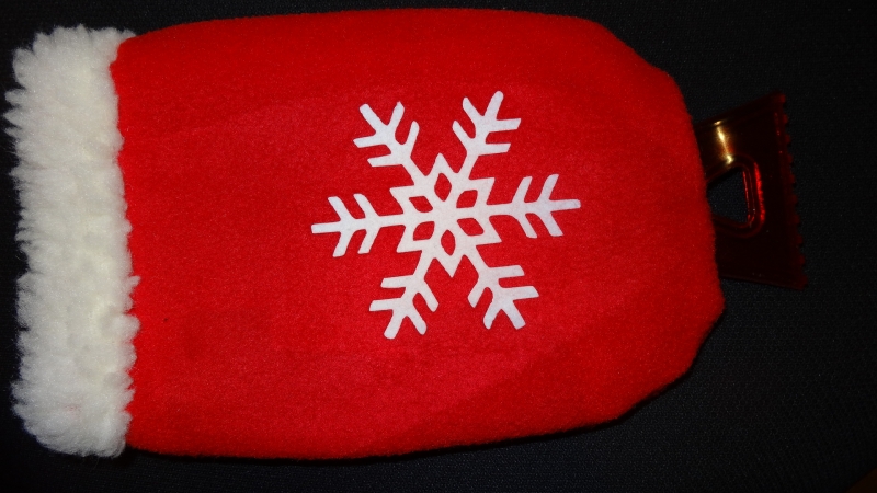  - roter Eiskratzerhandschuh mit einer Schneeflocke