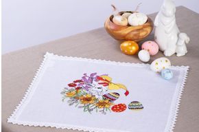  - Handgesticktes Deckchen mit Ostermotiven, 40 x 40 cm, neu