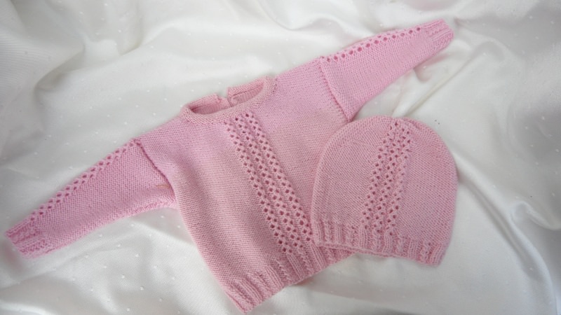  - Neugeborenenset  aus 100 % Wolle (Merino) in rosa, handgestrickt