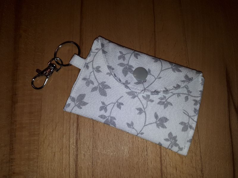  - Mini-Bag, Mini-Geldbörse, Visitenkartentasche - Weiß mit silbernen Blumen