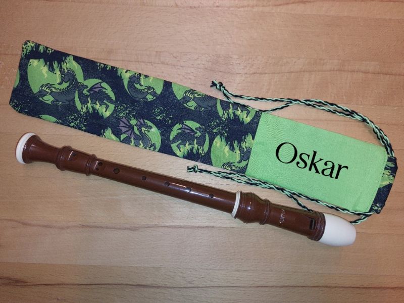  - Flötentasche mit Namen, Flötenbeutel - Drachen grün grau (mit optionalen Zubehörfach / Futter / Halsband)
