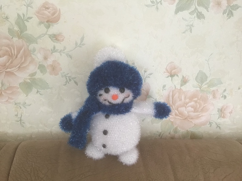  - Sara das  kleine Schneemädchen mit der blauen Mütze