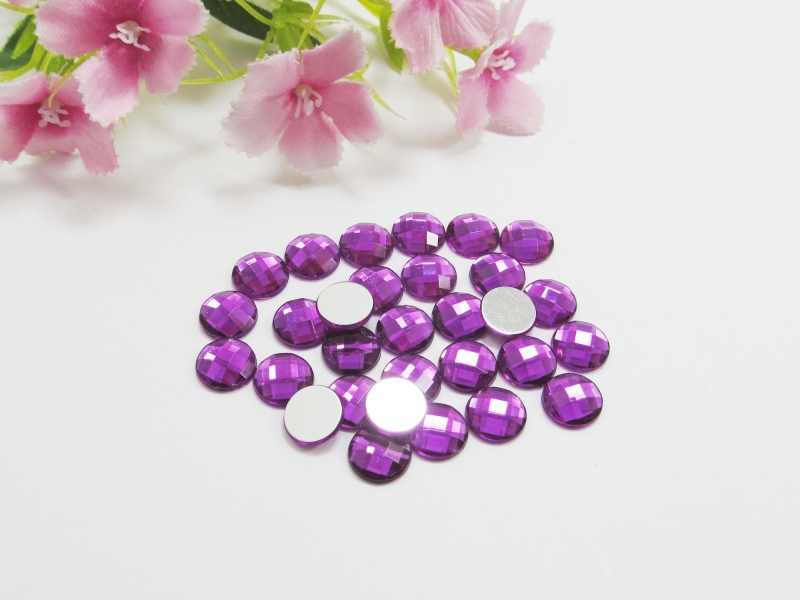  - 30 Cabochons aus Acryl, 8mm, facettiert, Farbe lila