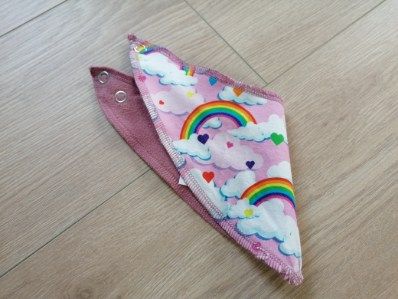 - speichelundurchlässiges Halstuch mit Regenbogen für Kinder bis ca. 1 Jahr