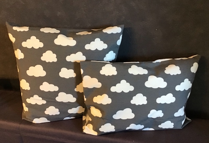  - Kissenbezug ❤️ Kinderkissen ❤️ 30 x 40 cm ❤️ Geschenk ❤️ Unikate - Wolken auf grau
