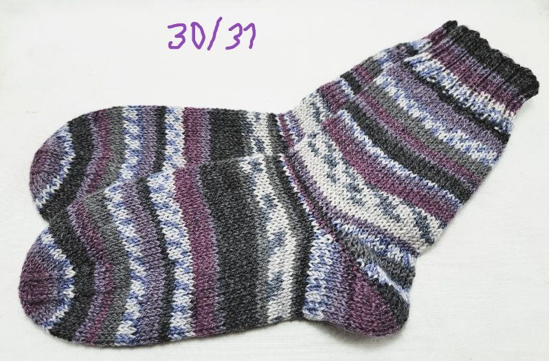  - 1 Paar handgestrickte Socken, Grösse 30/31 bunt gestreift, Sockenwolle