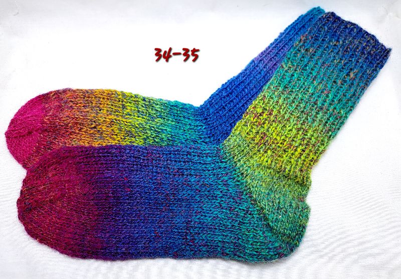  - handgestrickte Socken, Grösse 34/35,     1 Paar  Regenbogen-bunt meliert, Sockenwolle