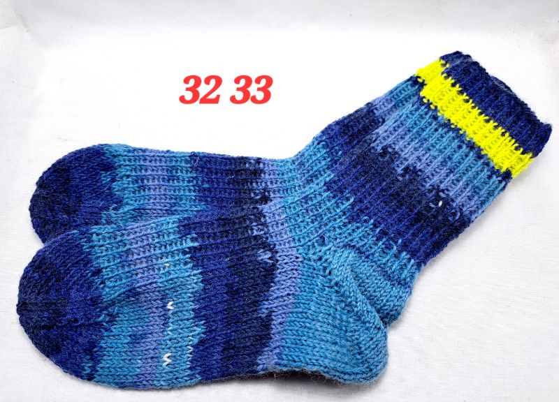  -  handgestrickte Socken, Grösse 30-31,    1 Paar blau-grün-lila gestreift, Sockenwolle