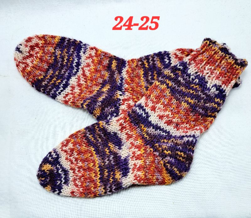  -  handgestrickte Socken, Grösse 24-25, 1 Paar weiss-lila-rot meliert, Sockenwolle ) 