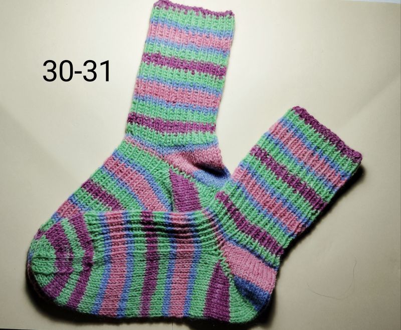  -  handgestrickte Socken, Größe 30/31, 1 Paar grün-bunt gestreift, Sockenwolle mit Baumwollanteil