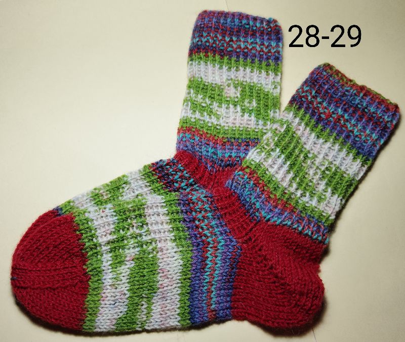  -  handgestrickte Socken, Größe 28-29,      1 Paar  rot-grün-blau gestreift, Sockenwolle 