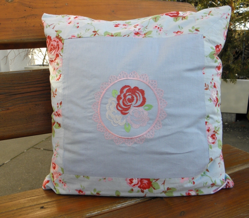  - Kissen, Sofakissen, Dekokissen für die Gartenbank, mit Rosen bestickt,  40 x 40 cm von Dieda