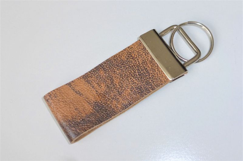  - 1 Schlüsselband aus echtem Leder, braun meliert, 3 cm breit, Klemmschließe mit Schlüsselring